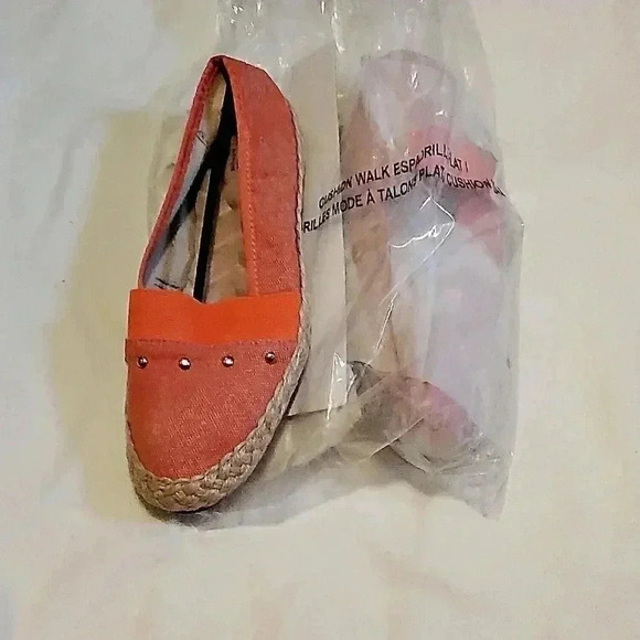 Avon Orange studded Espadrilles Canvas shoes NWOT - Picture 2 of 3